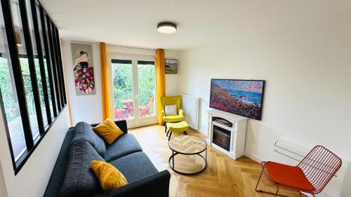 Antony Apartment | An Exceptional Apartment, 20 Min Paris, 10 Min Orly Airport, 30 Min Disney, 25 Min Versailles, Parking free