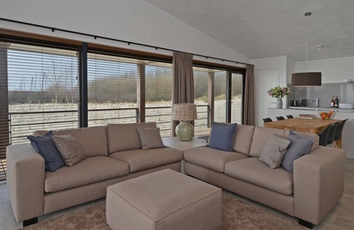 Ouddorp Cabin | An exceptional stay in a spacious villa located in the beautiful nature of Zeeland!