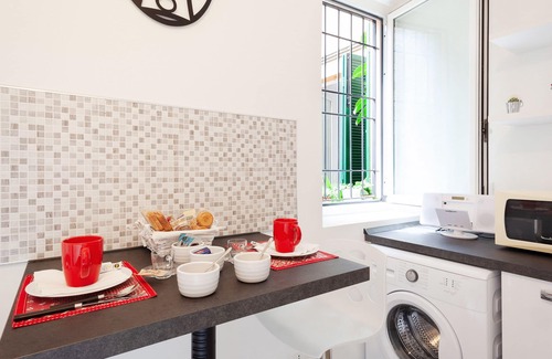 Ferrara Historic Centre Apartment | An oasis of peace city center, garden, free private parking & bikes
