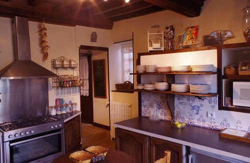 La Rochepot Cottage | An old Burgundy house in the middle of a wine village