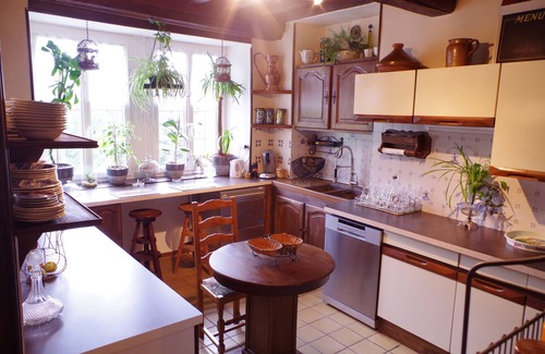 La Rochepot Cottage | An old Burgundy house in the middle of a wine village