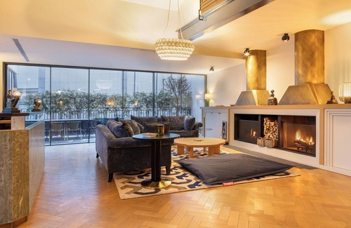 Bercy House | An Opulent and Exquisite 2-BR/2BA with House manager & Serviced in Bastille