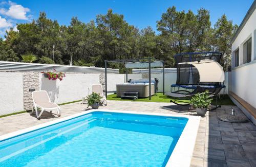 Municipality of Sukosan Apartment | ANAI Serenity apartment , private heated pool and Hot Tub