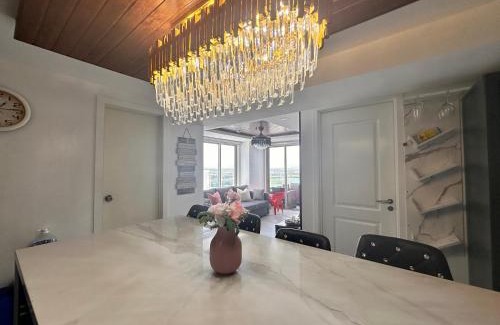 San Fernando Apartment | Analiza Penthouse Azure North