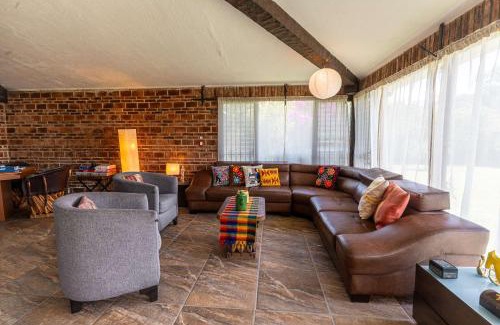 Ajijic Villa | ANANA Casa SK Villa Garden & Family-Friendly