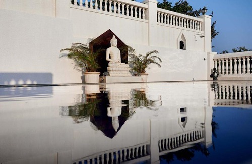 Lonavala Villa | Ananda Villa by StayVista - A serene escape with Mountain-view, Heritage interiors, Swimming pool & Lush lawn