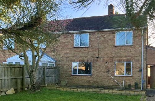 Bourne Apartment | Ancaster House - Driveway - Wifi