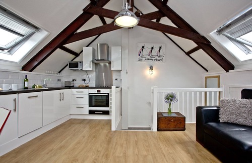 Strete Apartment | Anchor Cottage - an apartment that sleeps 4 guests in 1 bedroom
