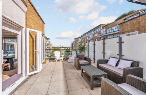 Wandsworth Apartment | Anchor Penthouse Retreat in London Battersea