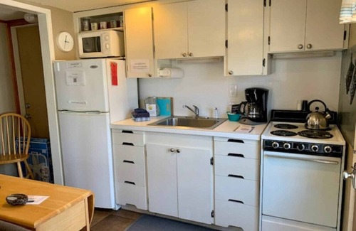 Long Beach Cottage | Anchorage Cottages Unit 1 Dog friendly and close to the beach