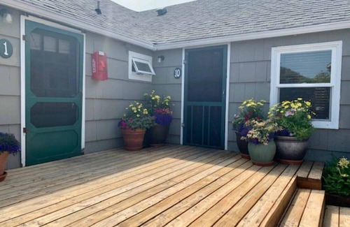 Long Beach Cottage | Anchorage Cottages Unit 1 Dog friendly and close to the beach