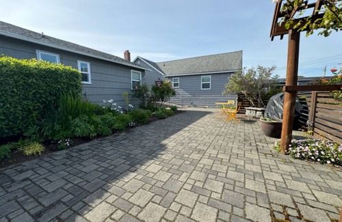 Long Beach Cottage | Anchorage Cottages Unit 7-Dog- Friendly and close to the beach