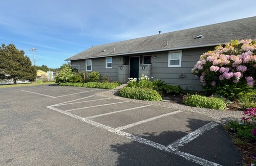 Long Beach Cottage | Anchorage Cottages Unit 8-Dog- Friendly and close to the beach