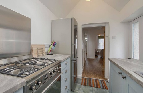 Watchet Cottage | ANCHORAGE, country holiday cottage, with a garden in Watchet