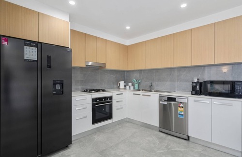 Sandstone Point Apartment | Anchors Away - Waterfront Unit