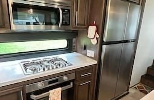 Longview House | Ancient Oaks Retreat