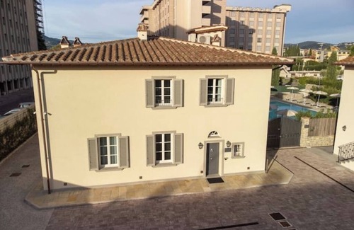 Novoli - San Donato Apartment | Ancient Well 2 | Villa Carobbi Apt