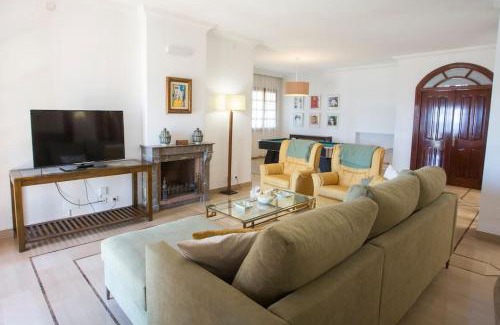 Malaga-Este Villa | Andalusian villa on the sea and the bay of Malaga