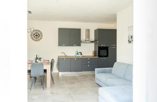 Salionze Apartment | Andrea Lake room