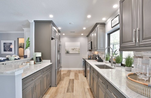 Bradenton House | Andy's Paradise -10 Min to AMI, Newly Renovated in 2022 & Private Heated Pool