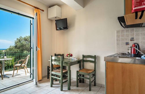 Kateleios Apartment | Anemona Apartment 1 with Sea View, Shared Pool & Wi-Fi