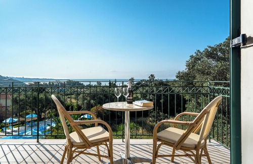 Kateleios Apartment | Anemona Apartment 2 with Sea View, Shared Pool & Wi-Fi