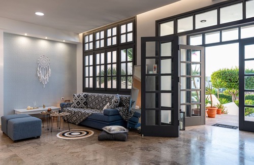 Kokkini Chani Hotel | Anemos Inn by Estia