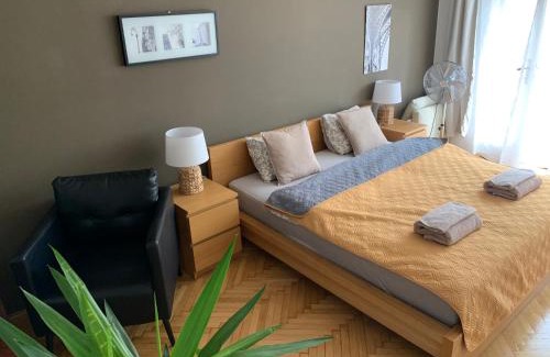 Prague 1 Apartment | Anenska by Charles Bridge 2