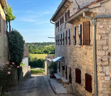 Municipality of Zminj House | Aneta authentic Istrian House with pool & garden - Pet Friendly