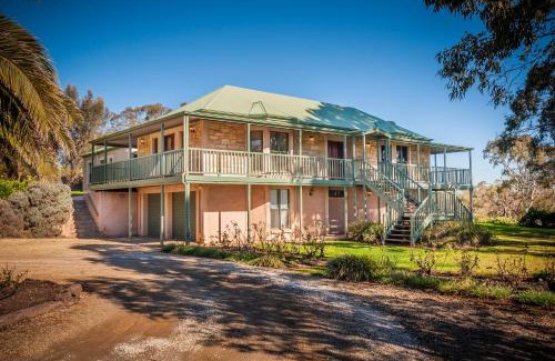 Angaston House | Angaston Saleyards Luxury Accommodation