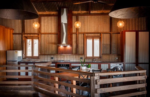 Angaston House | Angaston Saleyards Luxury Accommodation