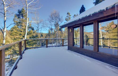 Angel Fire House | Angel Fire Cabin with Game Room about 4 Mi to Ski Resort