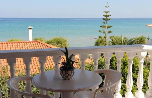 Alykes Apartment | Angeliki Studios