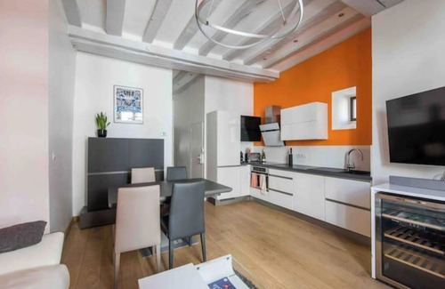 Downtown Angers Apartment | Angers Hyper Centre - Rue St Laud, 2min Ralliement