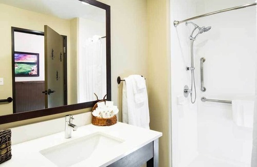 Hollister Hotel | Angler's Lodge Hollister