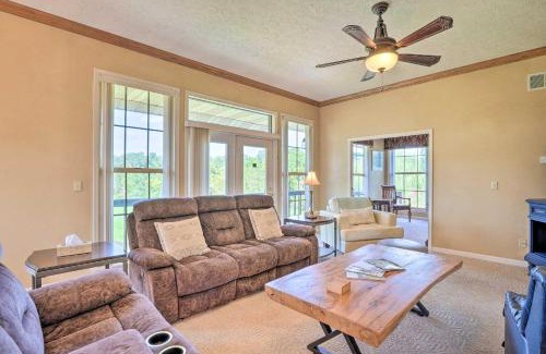 Mammoth Spring House | Anglers Ridge Waterfront Family Getaway!