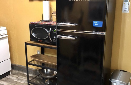 Cleburne House | Anglin Cottage Apartment