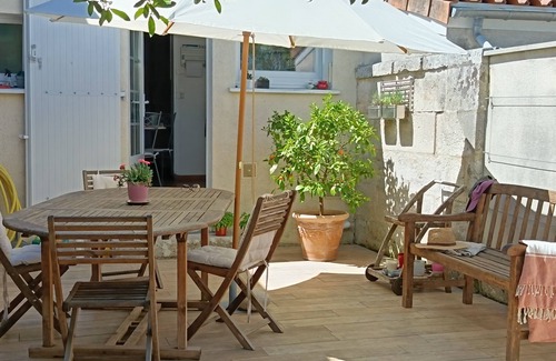Angouleme House | Angoulême: 1 double room/private shower/breakfast included