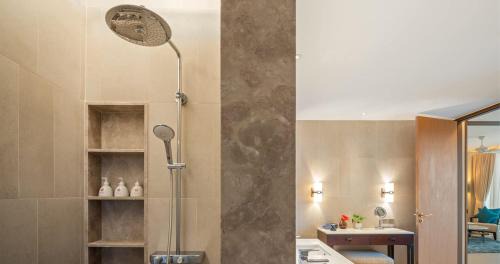 Si Sunthon Apartment | Angsana Laguna Lakeside Suite - Spacious, Elegant and Private