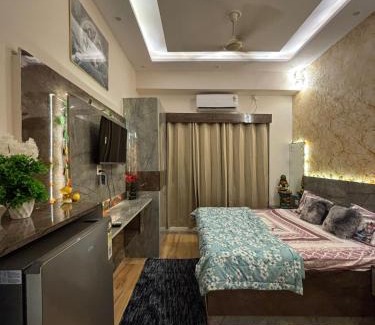 Greater Noida Apartment | Anmolairbnb