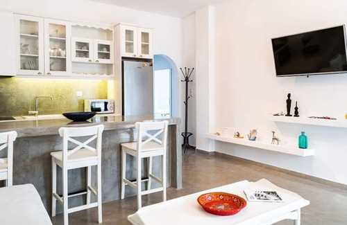 Kamari Apartment | Anna's Sea View Apartment in Kamari