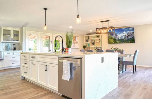 Santa Rosa House | Annadel House Retreat- Stunning Wine Country Luxe!