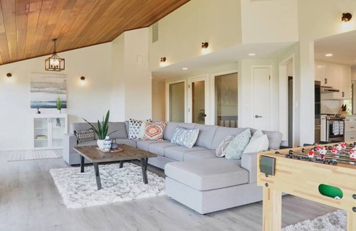 Santa Rosa House | Annadel House Retreat- Stunning Wine Country Luxe!