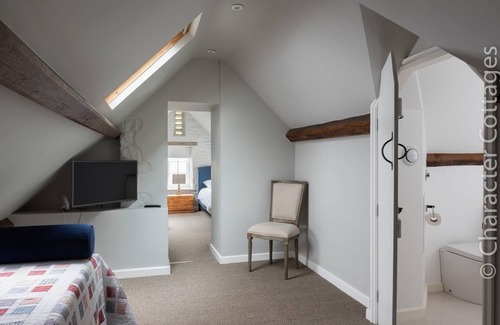Churchill House | ANNE WALTERS HOUSE, family friendly in Churchill, Oxfordshire