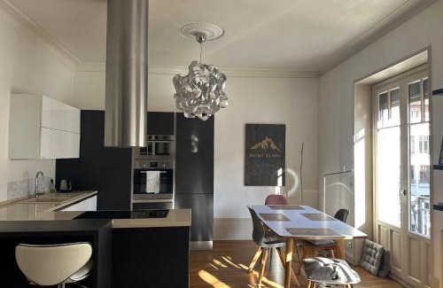 Annecy Old Town Apartment | Annecy ArtDeco Building