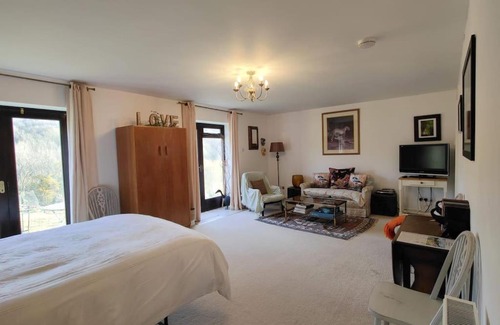Cheltenham Apartment | Annex Flat in beautiful landscapes nr Cheltenham