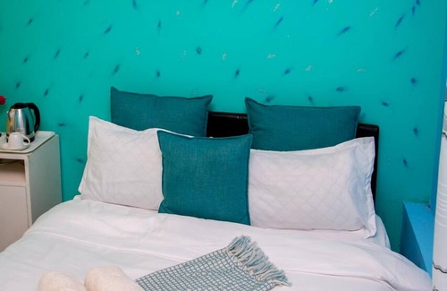 Cape Town Cabin | Annex Lodge - Suite 6