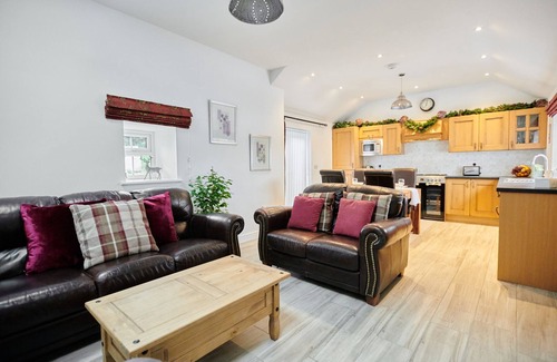 Amlwch Cottage | ANNEXE AT TY MOEL ISAF, with a garden in Amlwch