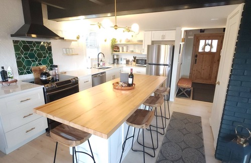 Boyne Falls House | Annie's Place- Newly renovated with EV charging.