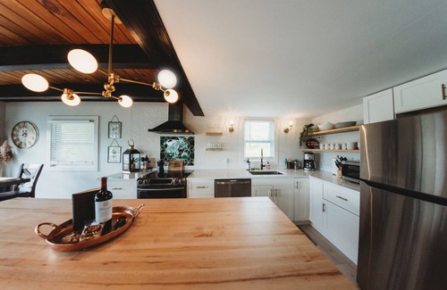 Boyne Falls House | Annie's Place- Newly renovated with EV charging.
